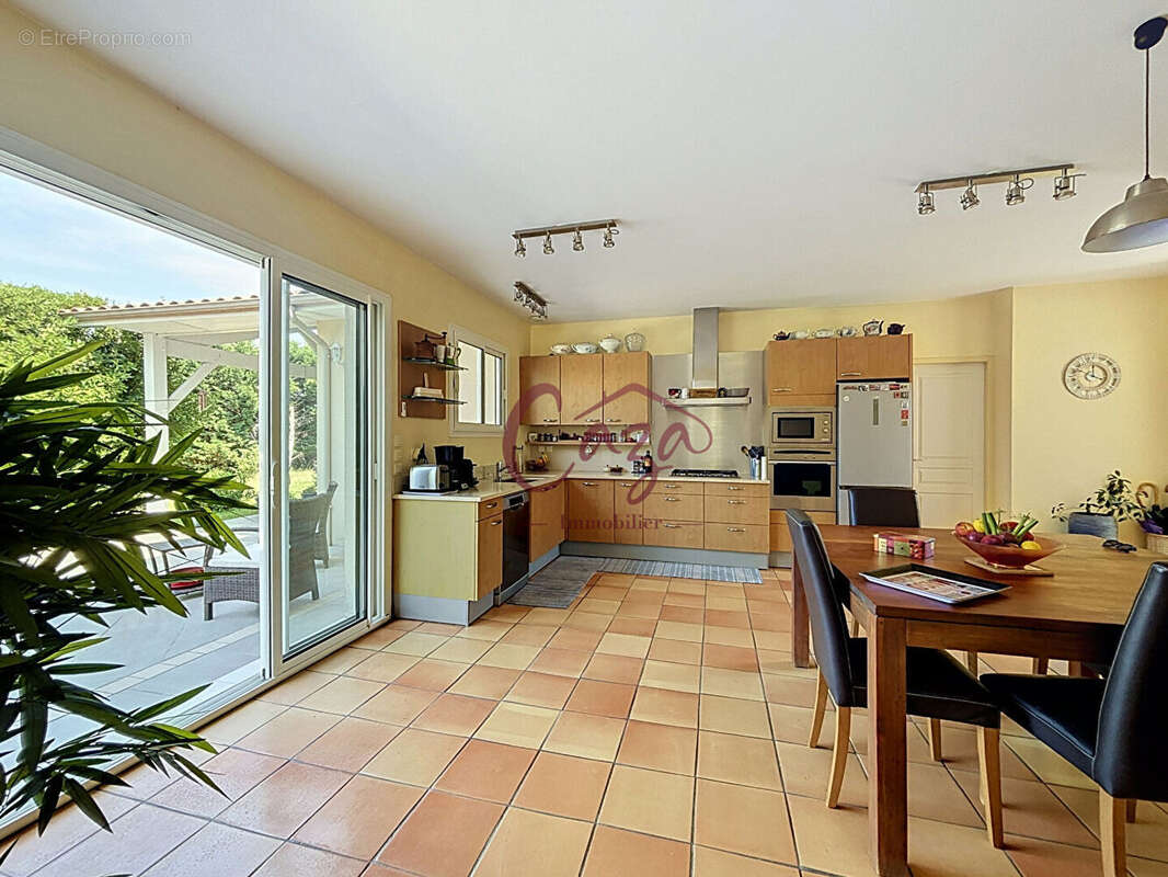 Maison à CAMBLANES-ET-MEYNAC