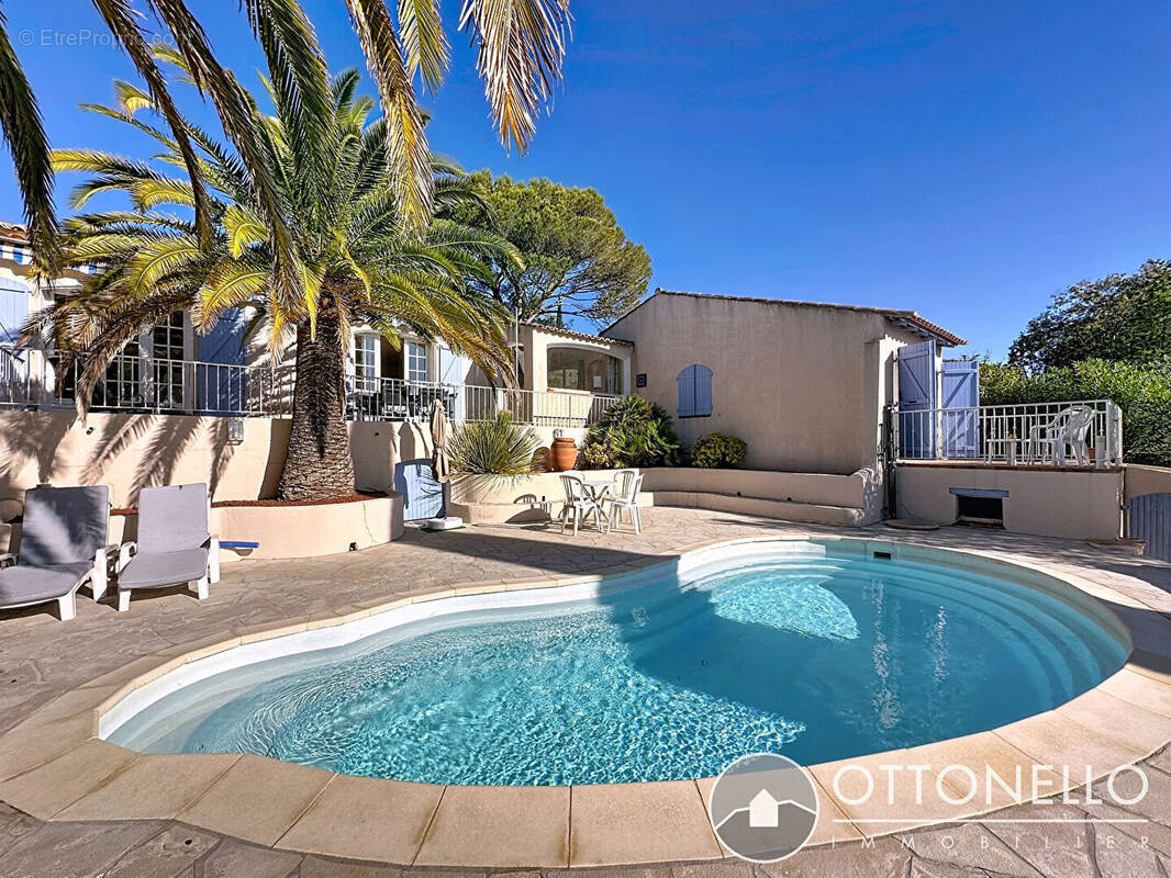 Maison à ROQUEBRUNE-SUR-ARGENS