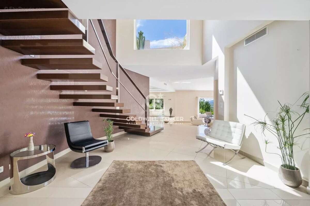 Maison à MOUGINS