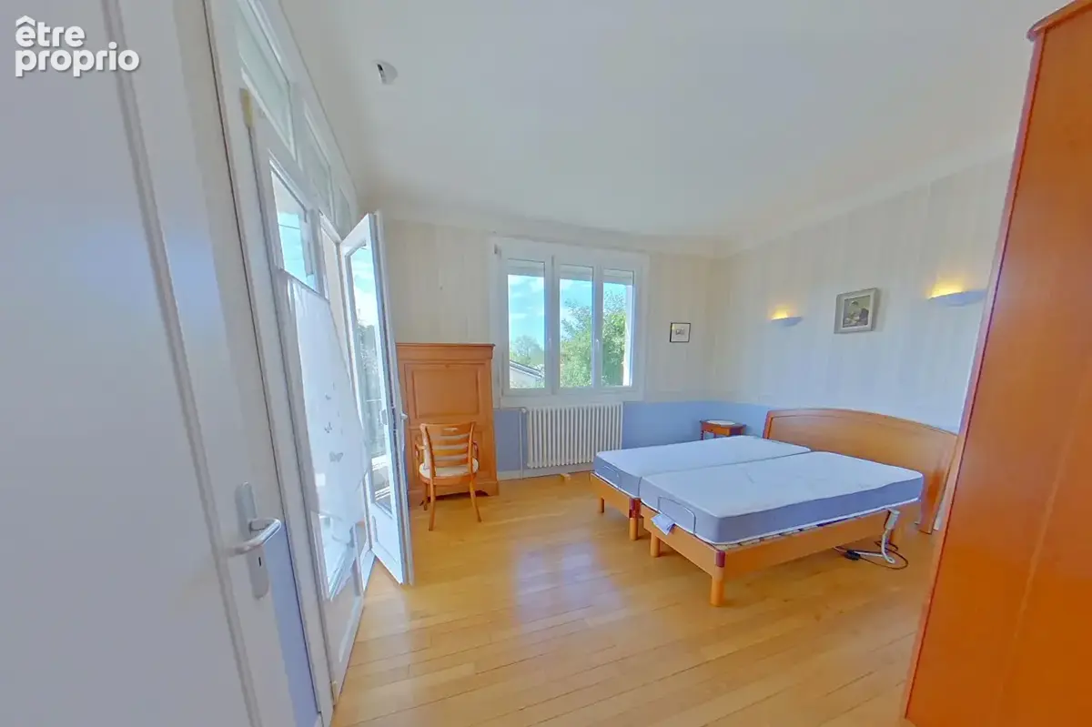CAUSSADE - Maison spacieuse, 5 chambres, les commerces à pied. - photo 6