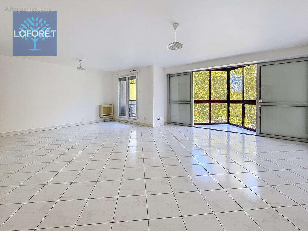 Appartement à LYON-9E