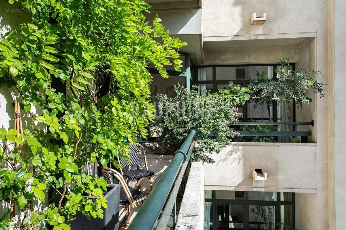 Appartement à PARIS-7E