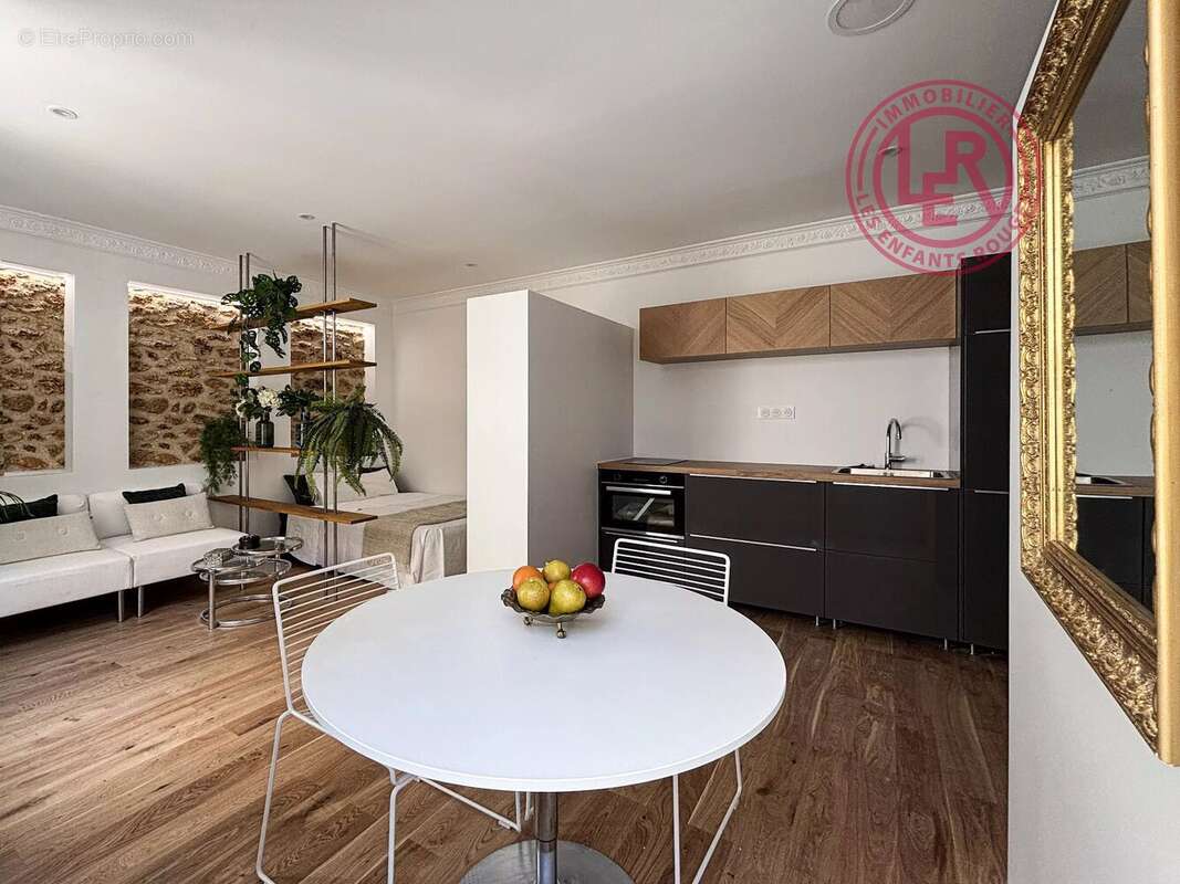 Appartement à PARIS-17E