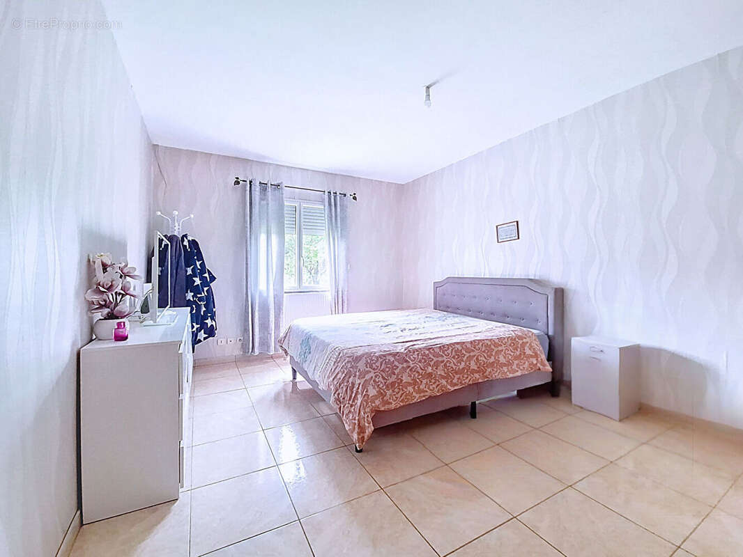 Maison à CUBZAC-LES-PONTS