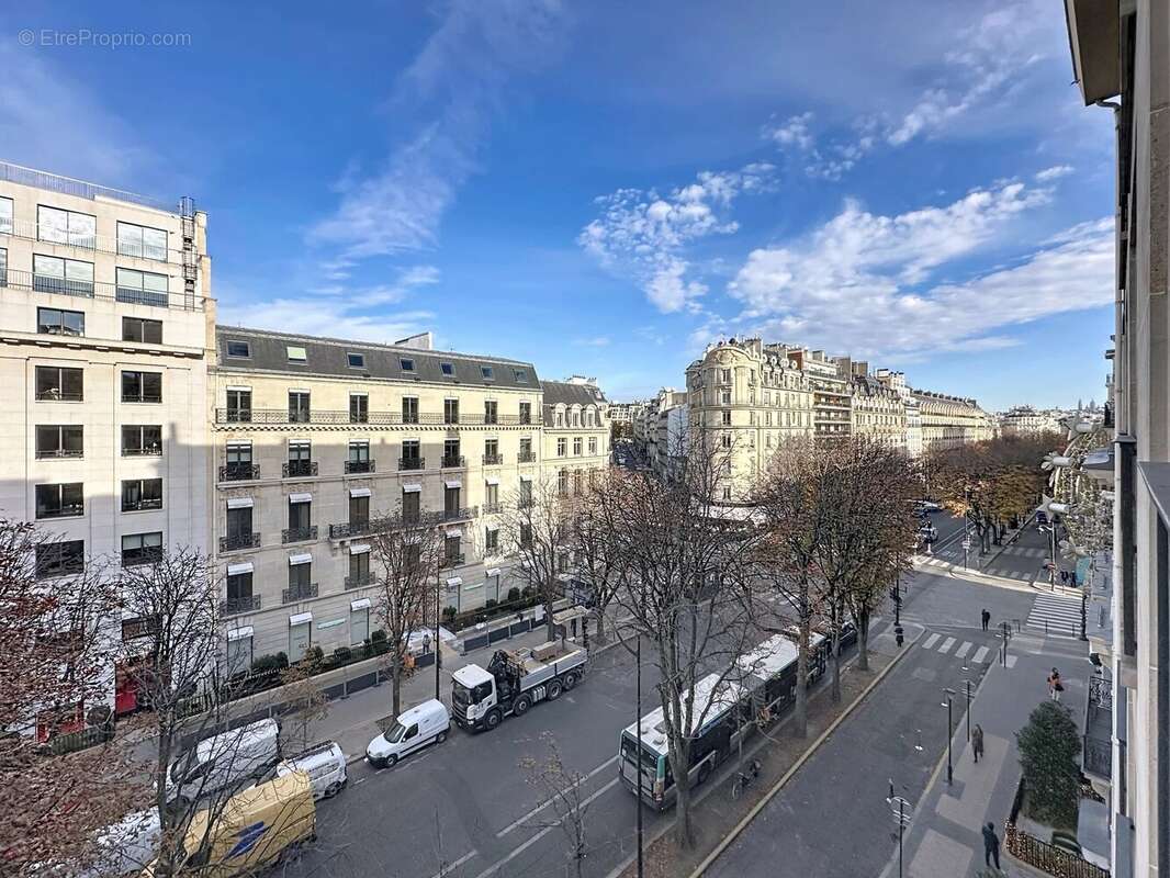 Appartement à PARIS-8E