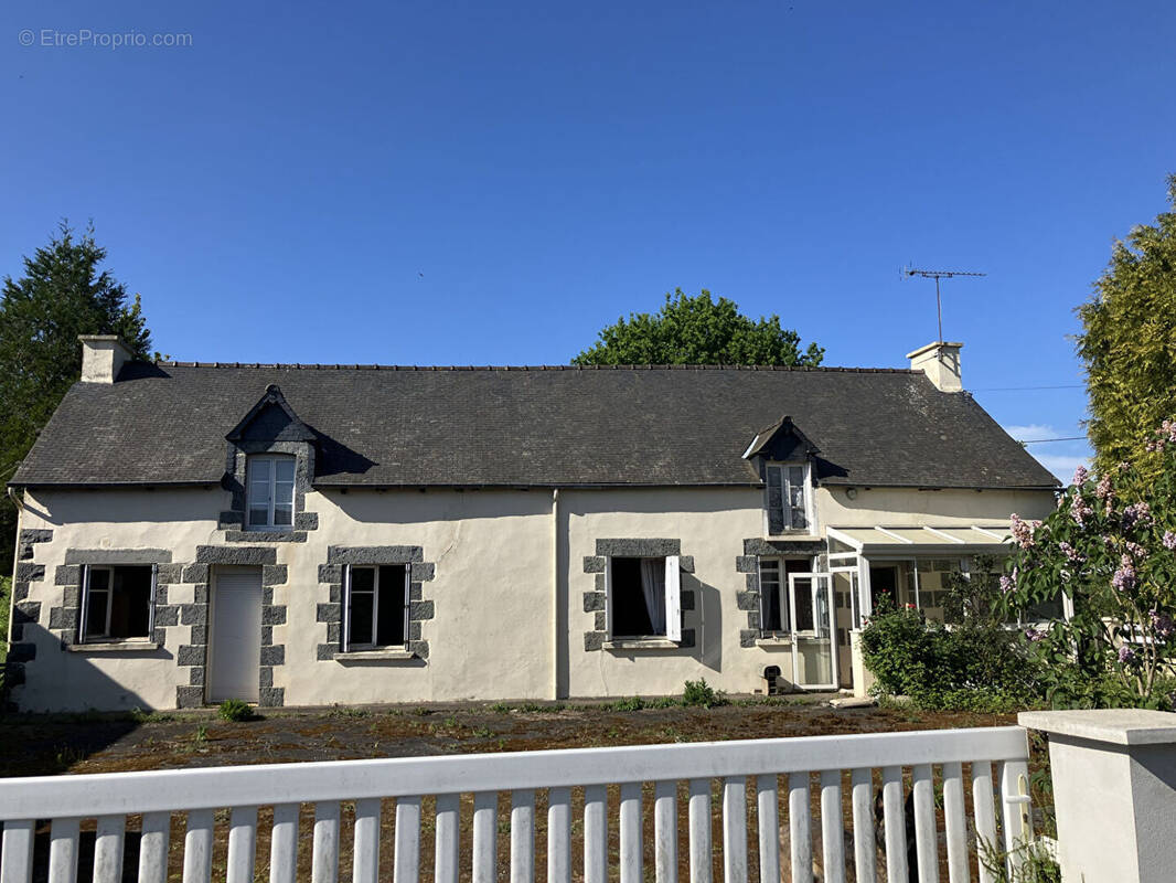 Maison à COLLINEE