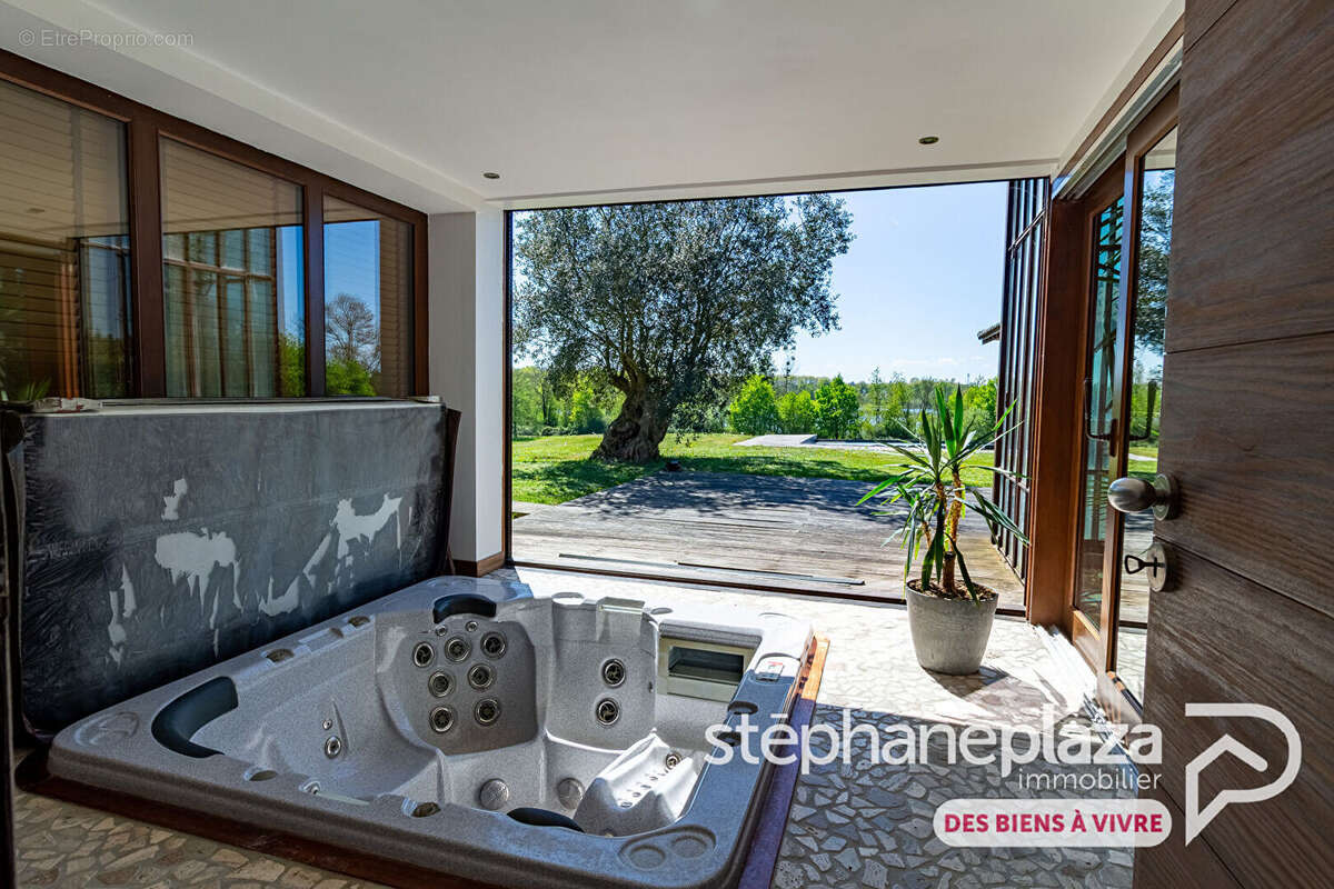 Maison à VERSAILLEUX