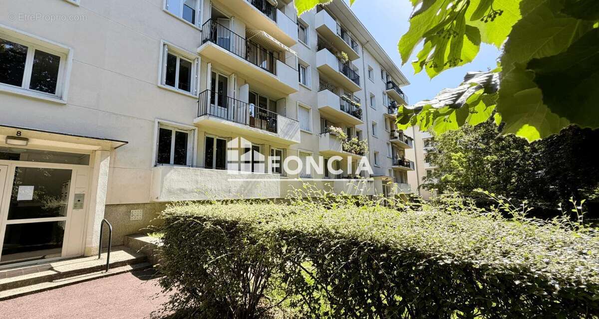 Appartement à BOURG-LA-REINE