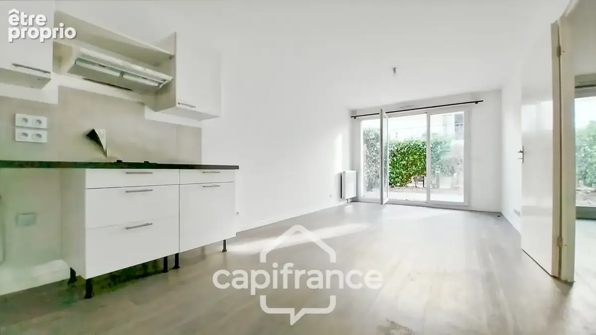 Pontault-Combault-Appartement 2 pièces-Très bon état- Résidence de 2017-Jardin-terrasse-Parking-lumineux-Bien agencé - photo 2