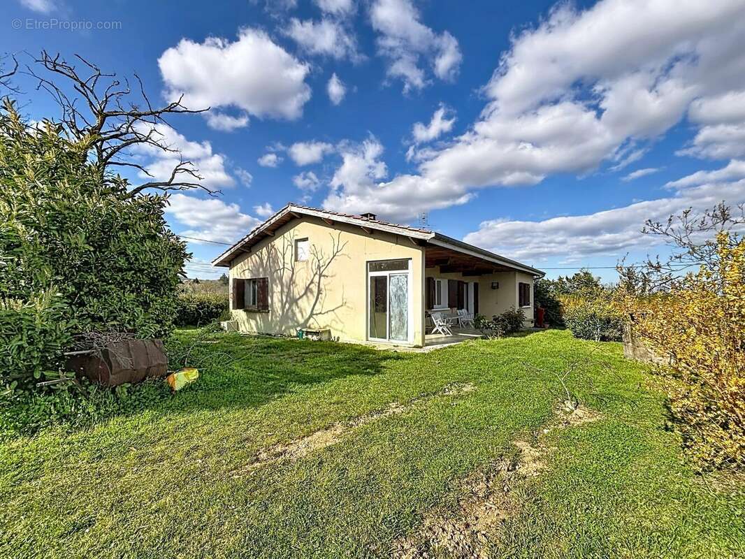 Maison à VILLIE-MORGON