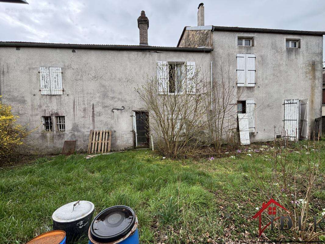 Maison à TERRE-NATALE