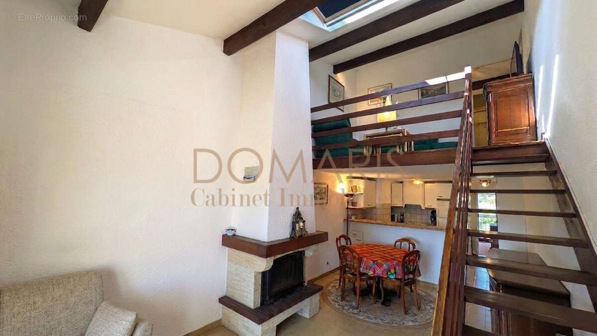 Appartement à FREJUS