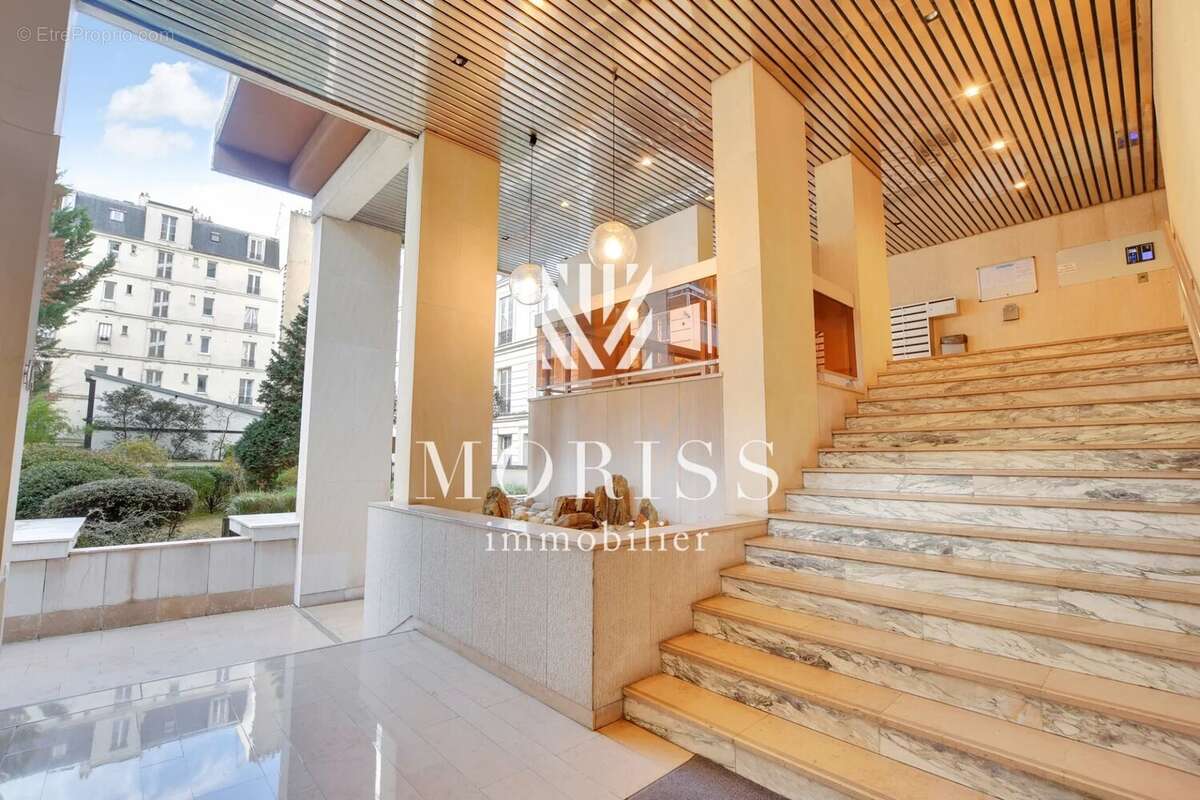 Appartement à PARIS-14E