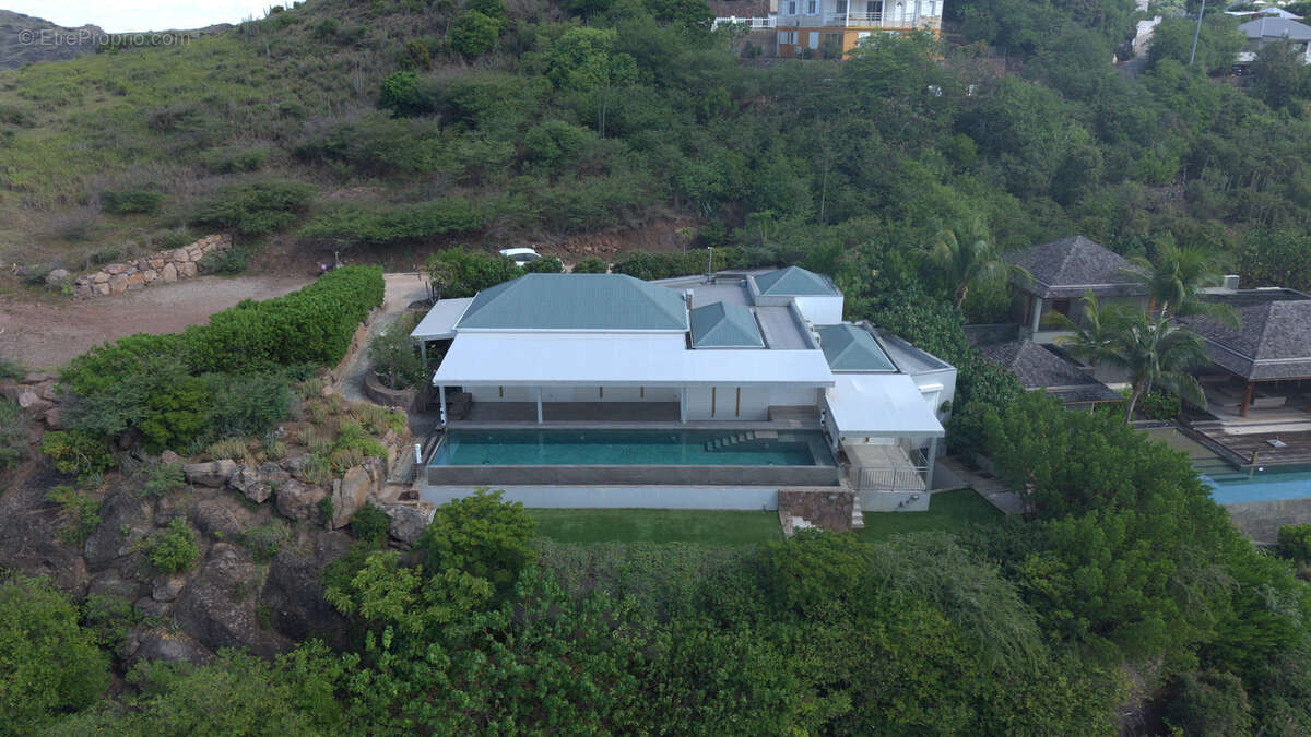 Maison à CAPESTERRE-BELLE-EAU