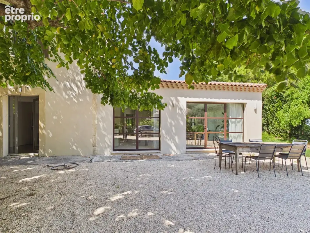 Mas de village rénové à deux pas du centre de Paradou - photo 1