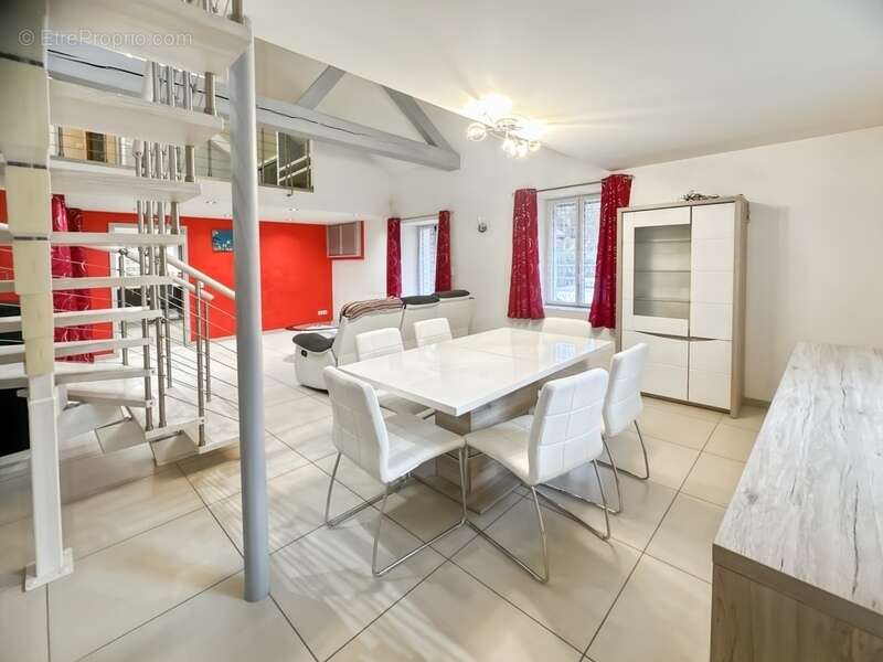 Maison rénovée 6 pièces sous sol total piscine - photo 10