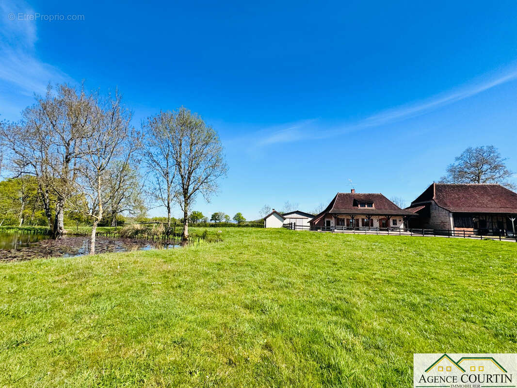 Maison à SAINT-MARTIN-DU-MONT