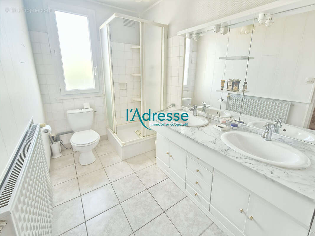 Maison à MONTREVAULT