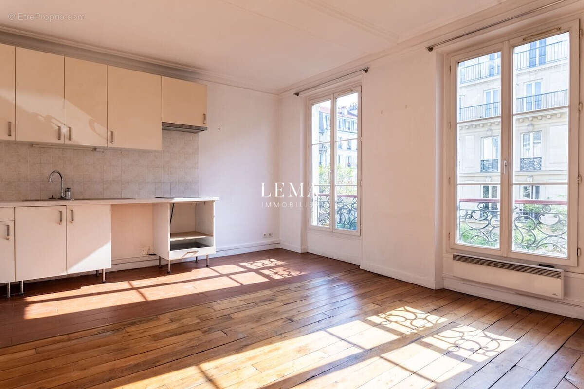 Appartement à PARIS-17E