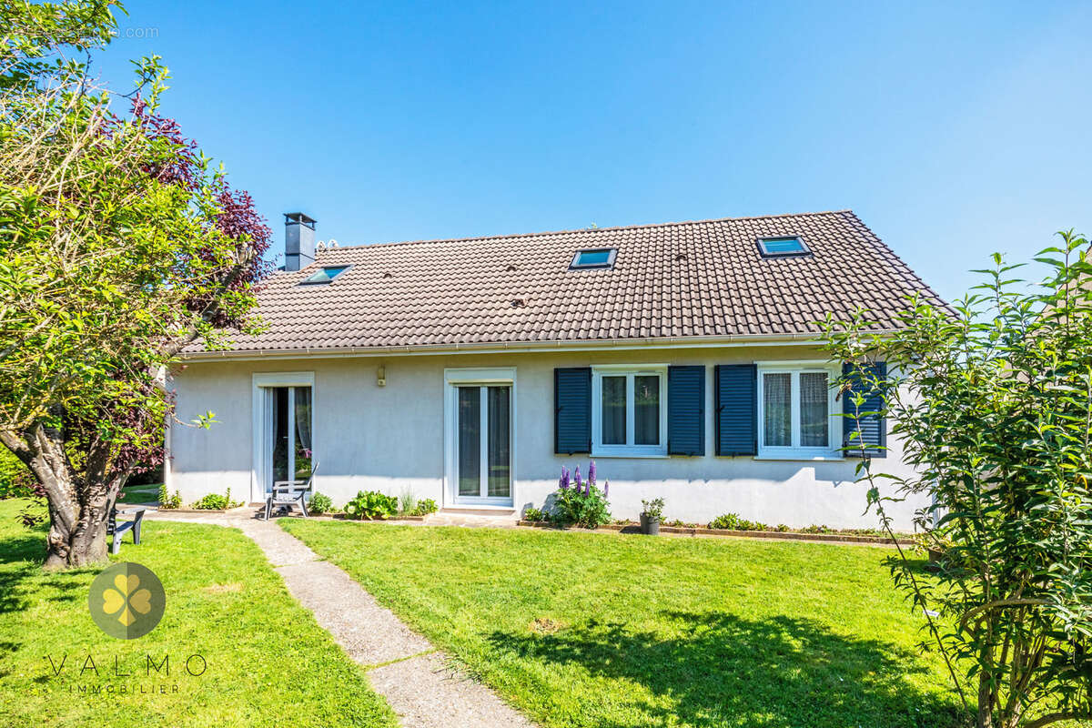 Maison à HOUDAN