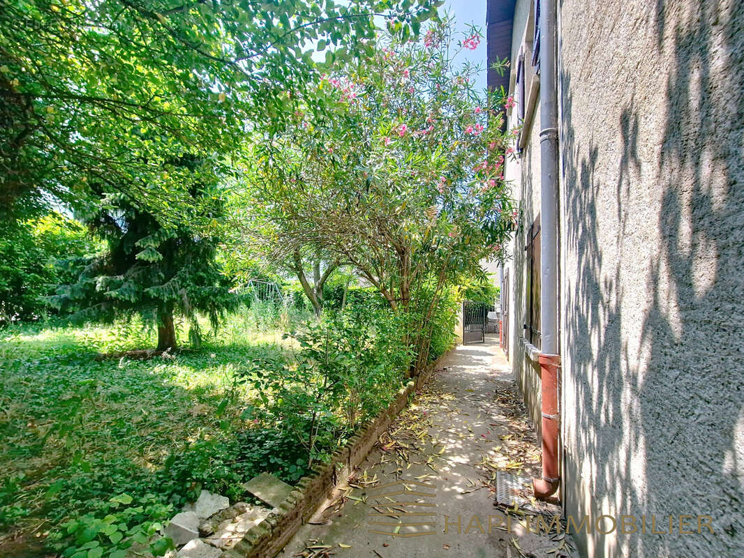 Maison à SAINT-MARTIN-D'HERES