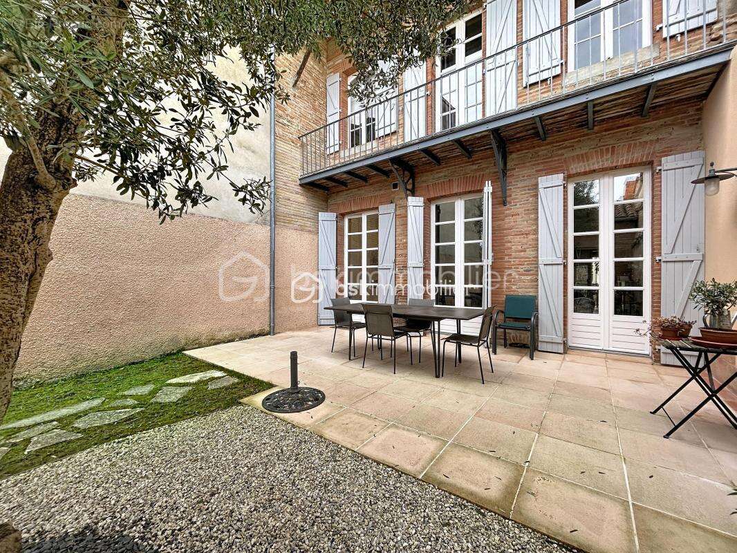 Propriété de caractère, maison 9 pièces 244 m² avec son annexe 27m² et bâtiment de 127m² - photo 4
