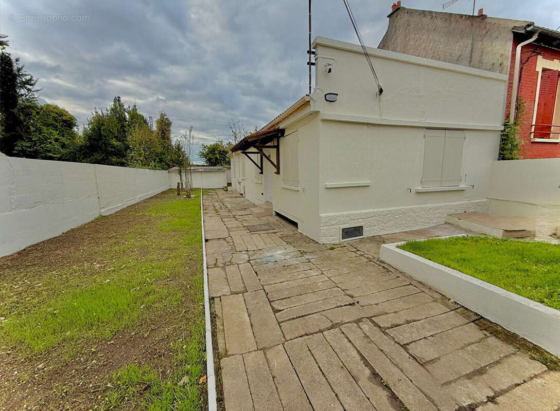 Maison à GOUSSAINVILLE