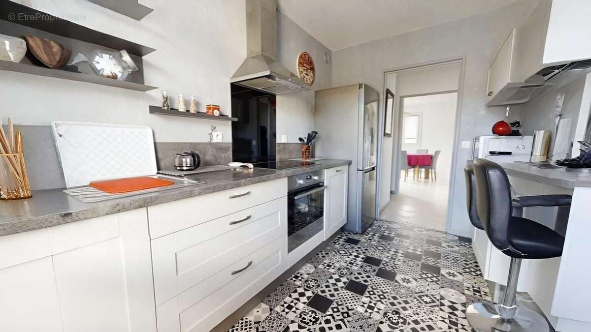 Appartement à SIX-FOURS-LES-PLAGES