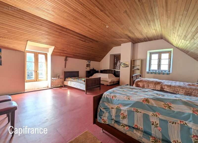 Longère familiale 210 m² + dépendances – Terrain 2 600 m² – Projet de vie ou gîtes - photo 14