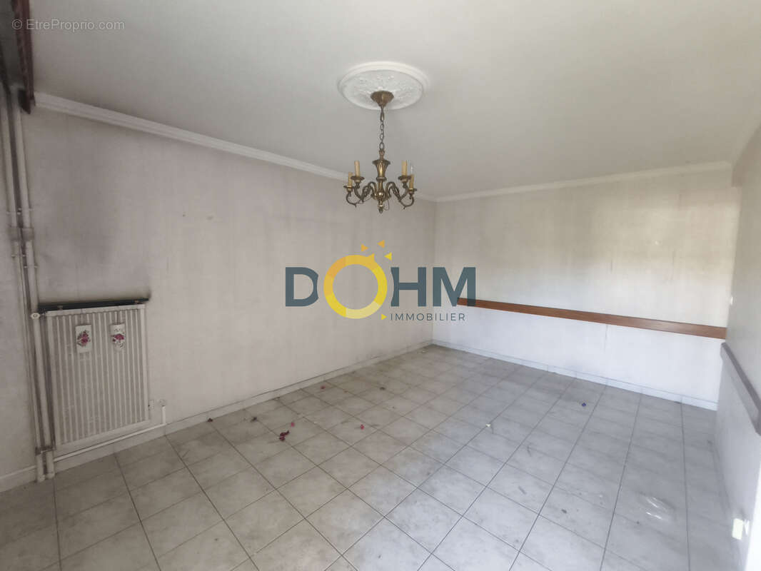 Appartement T2 avec terrasse, parking et cave   Alès - photo 5