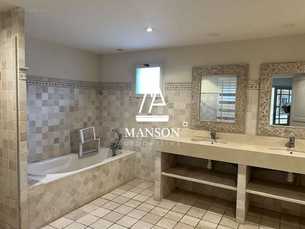 Maison à SAINT-DENIS-DE-PILE