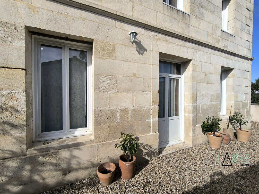 Maison à SAINT-QUENTIN-DE-BARON