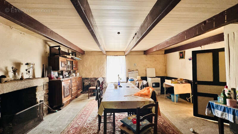 Maison à CAST