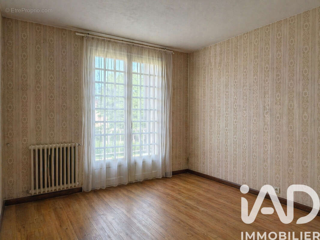 Maison 135 m² à Aunac  - photo 9