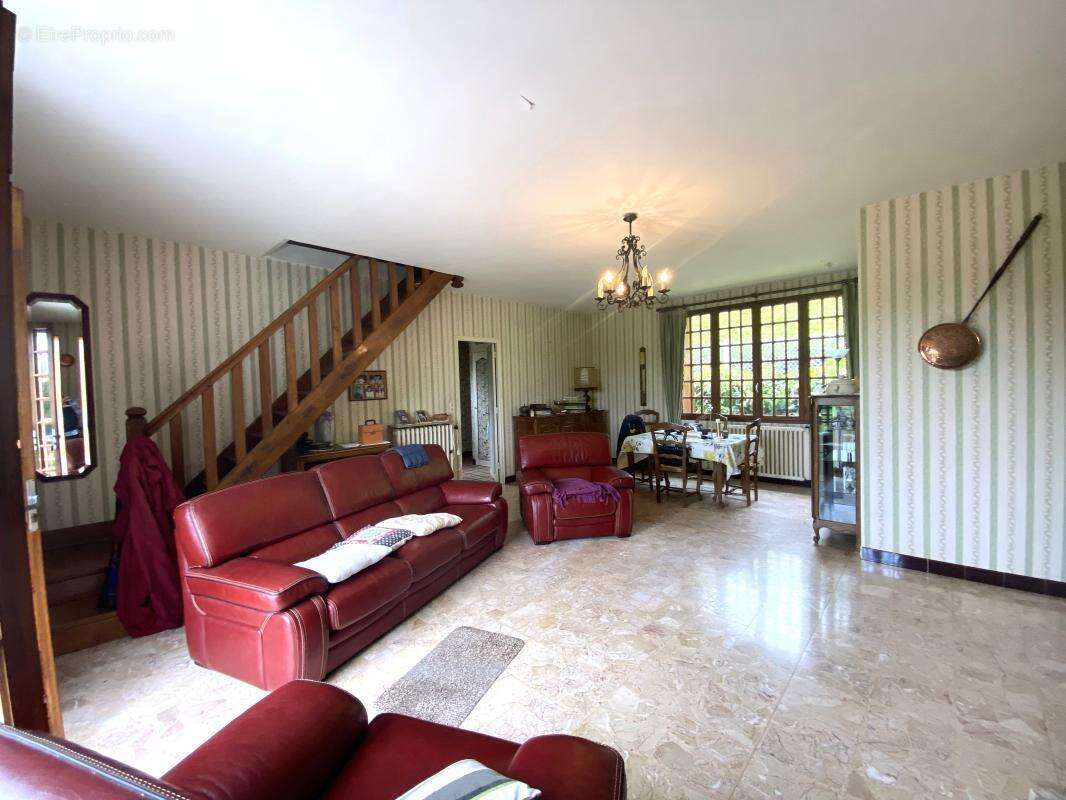 Maison à MOUSSEAUX-SUR-SEINE