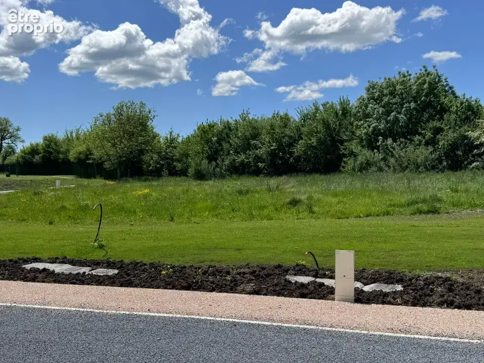 Terrain 657 m² à Naucelles  - photo 3