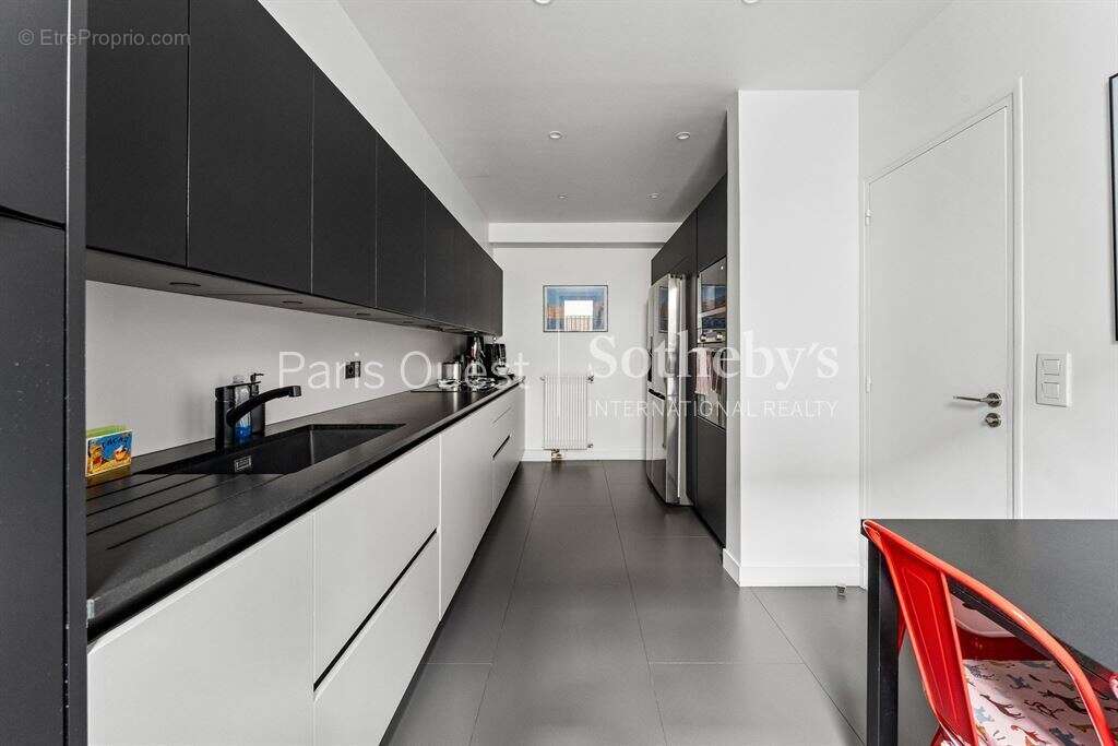 Appartement à NEUILLY-SUR-SEINE
