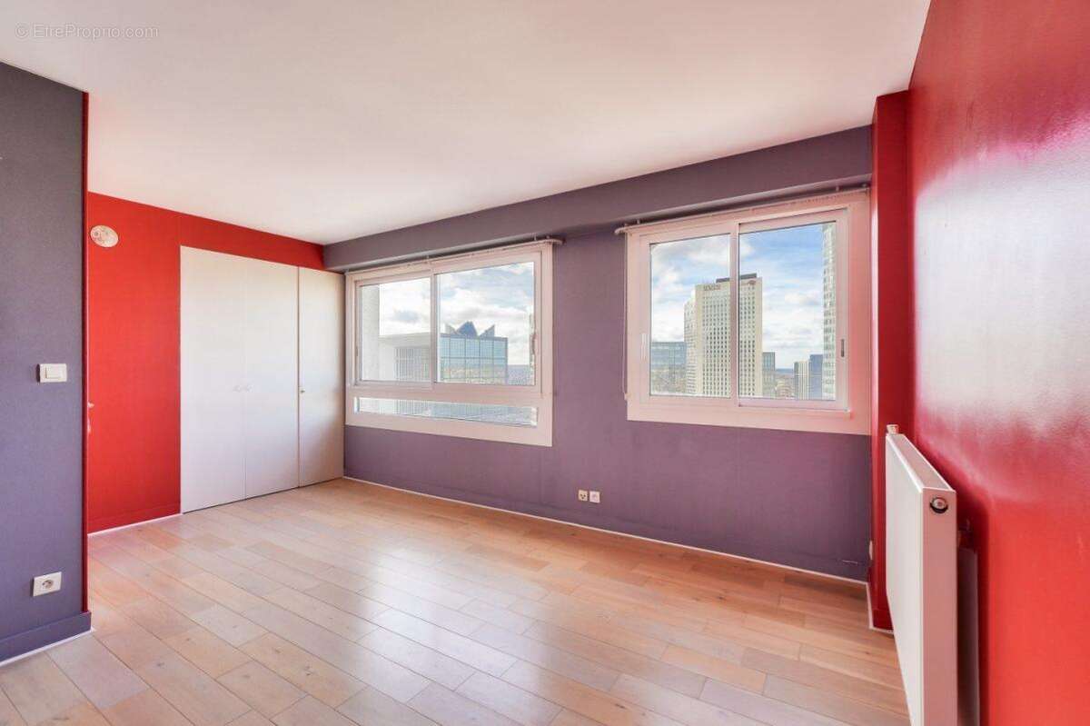 Appartement à COURBEVOIE