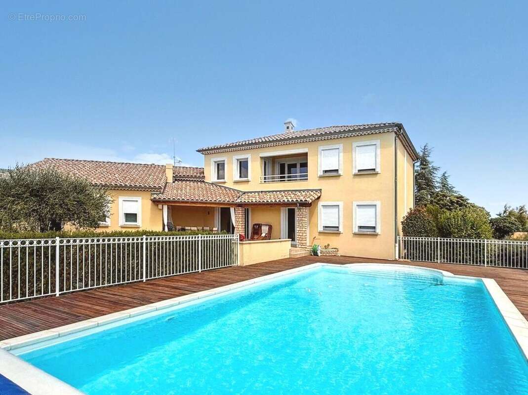   - Maison à MIRABEL