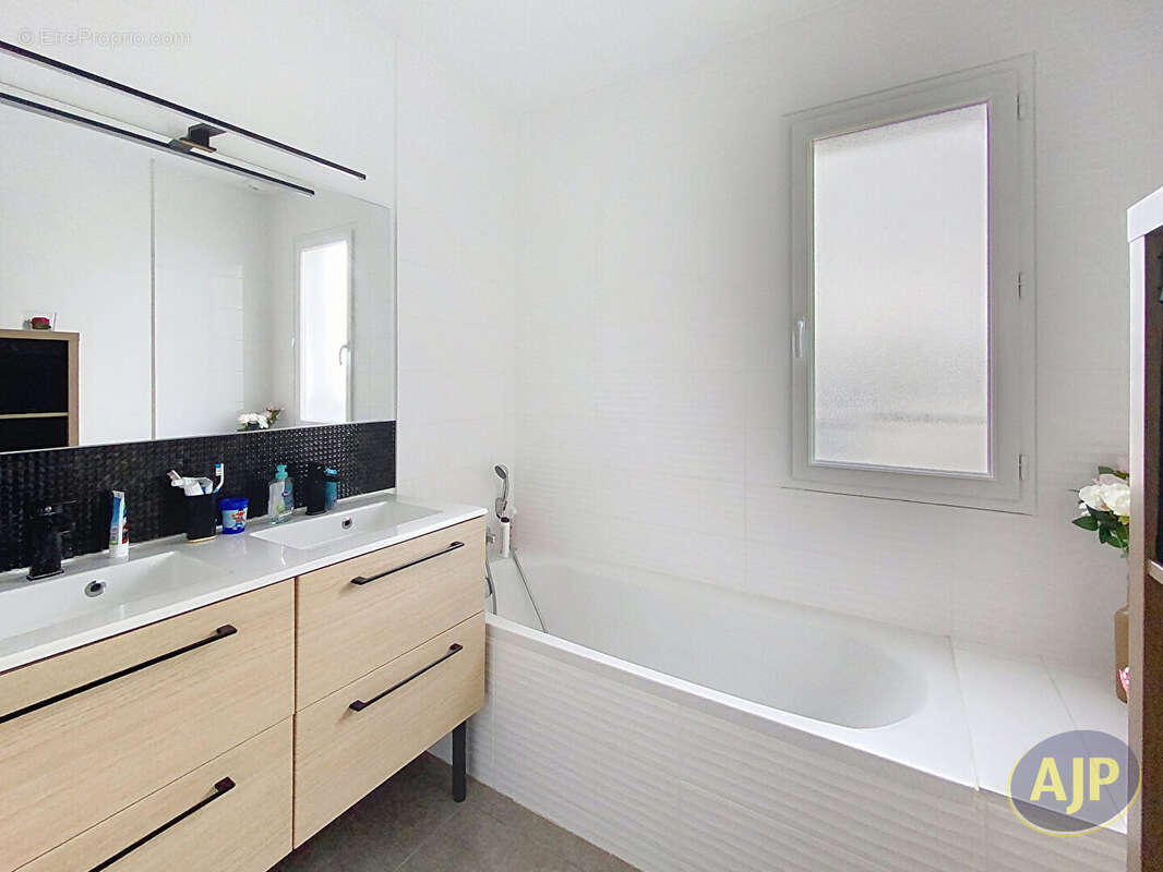 Maison à LE TAILLAN-MEDOC