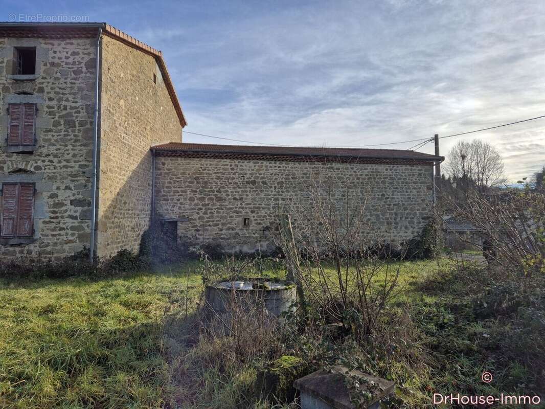 Maison 130 m² à Ceilloux  - photo 14