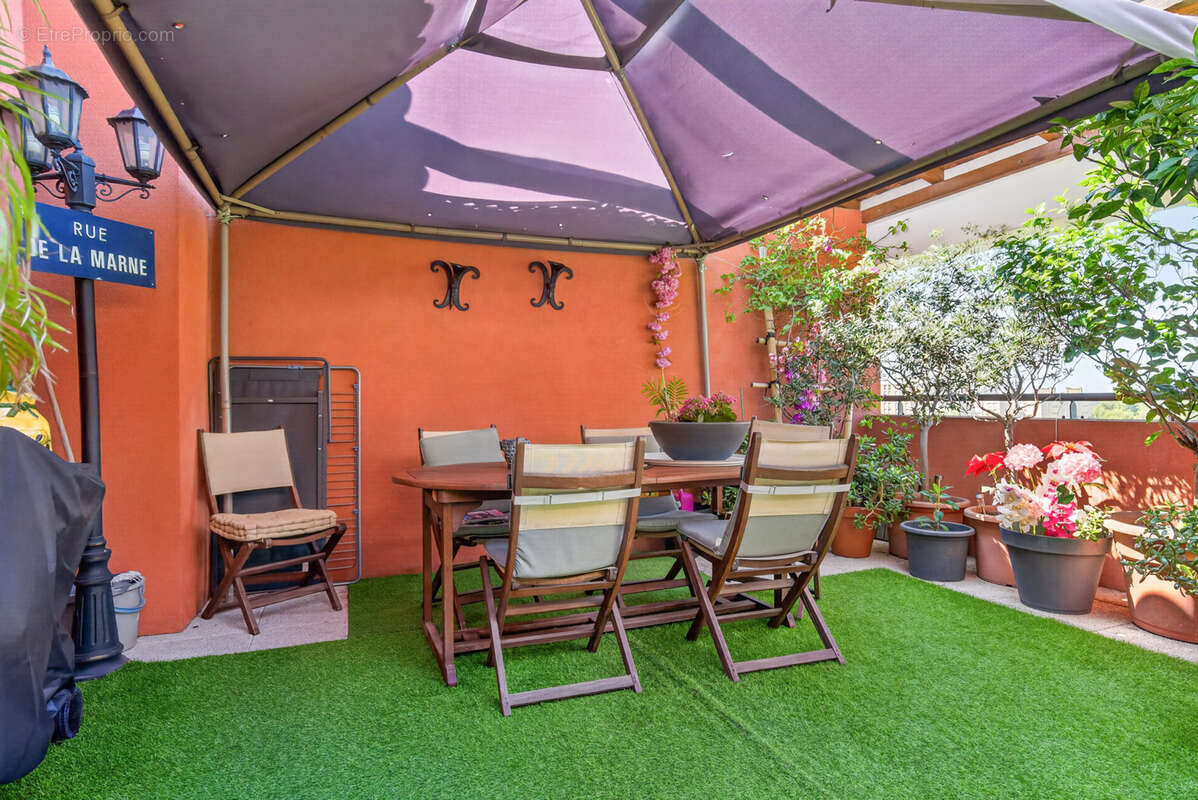 Appartement T3 dernier étage avec ascenseur   Terrasse 30 m2 avec vue panoramique   Double box   Marseille 130 - photo 2