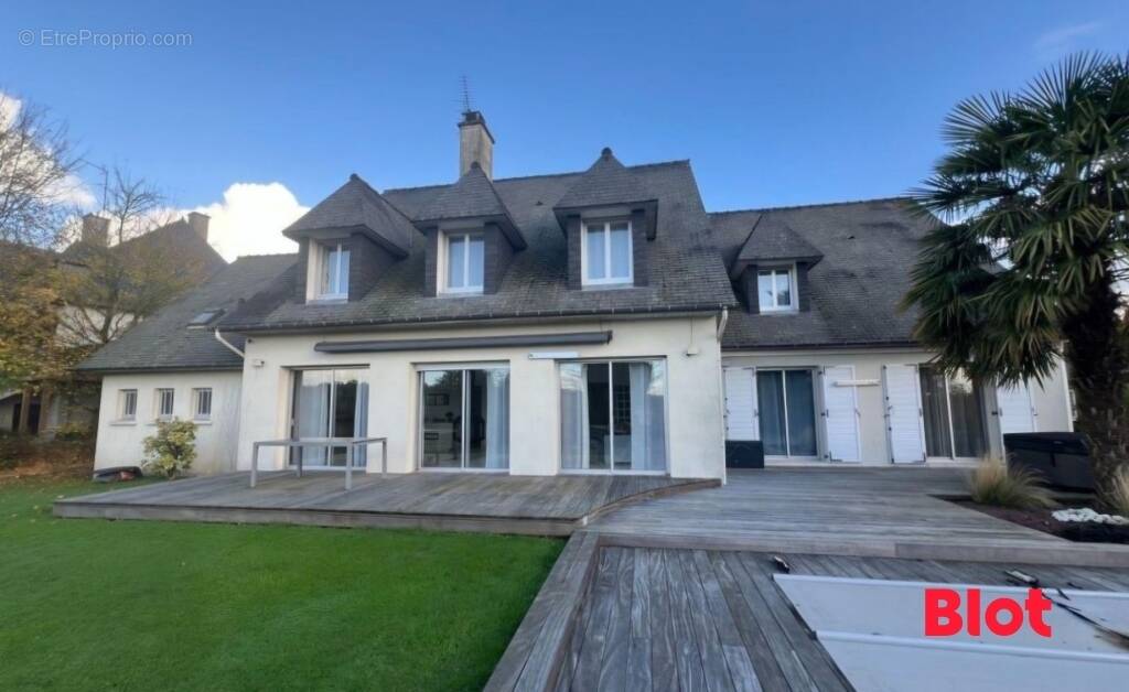 Maison à FOUGERES
