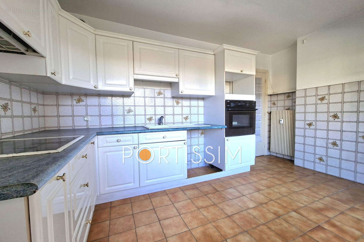 Appartement à SAINT-LAURENT-DU-VAR