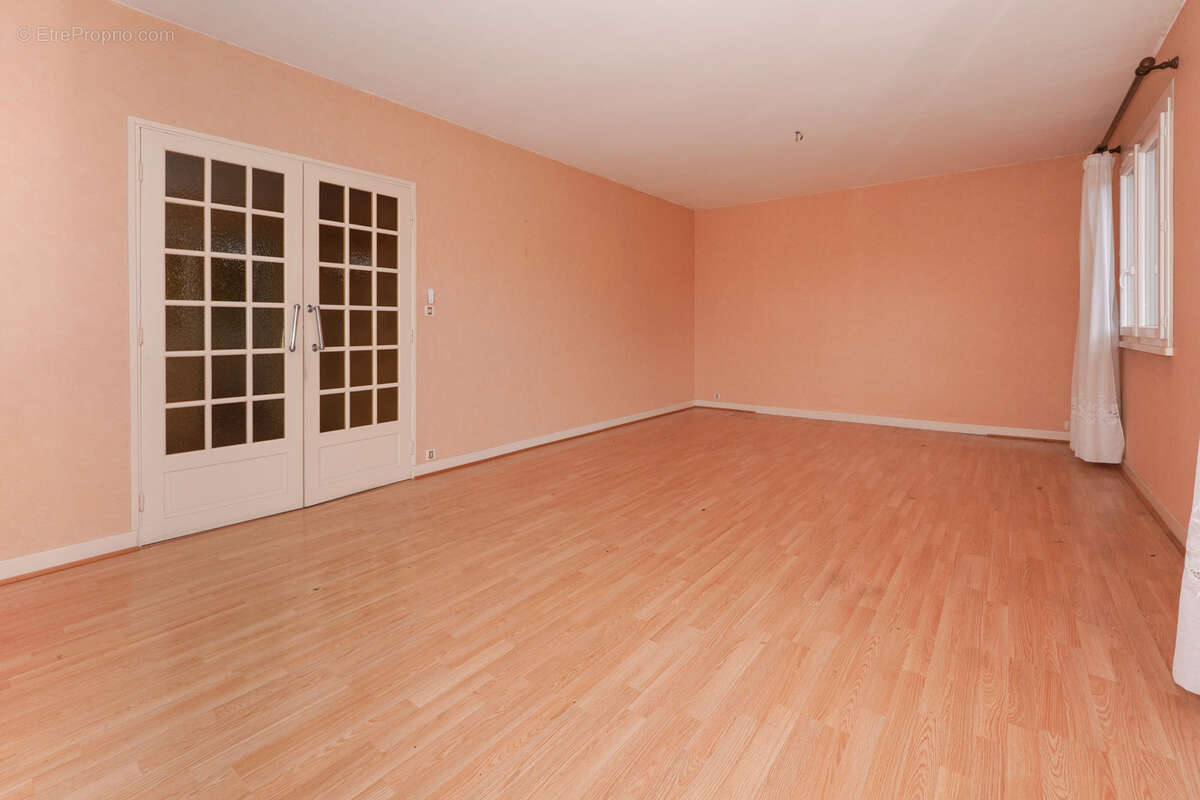 Maison à PONT-DU-CHATEAU