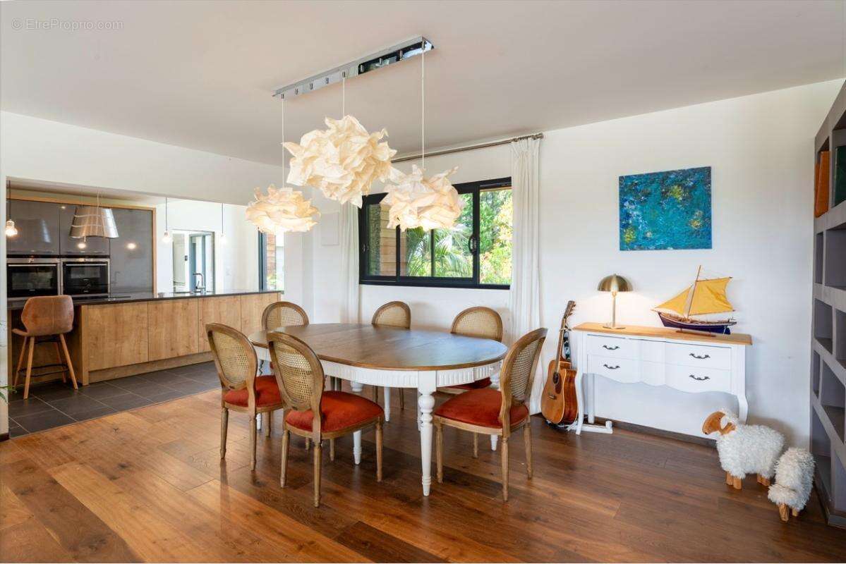 Maison Auriac Du Perigord 8 pièce(s) 243.76 m2 - photo 8