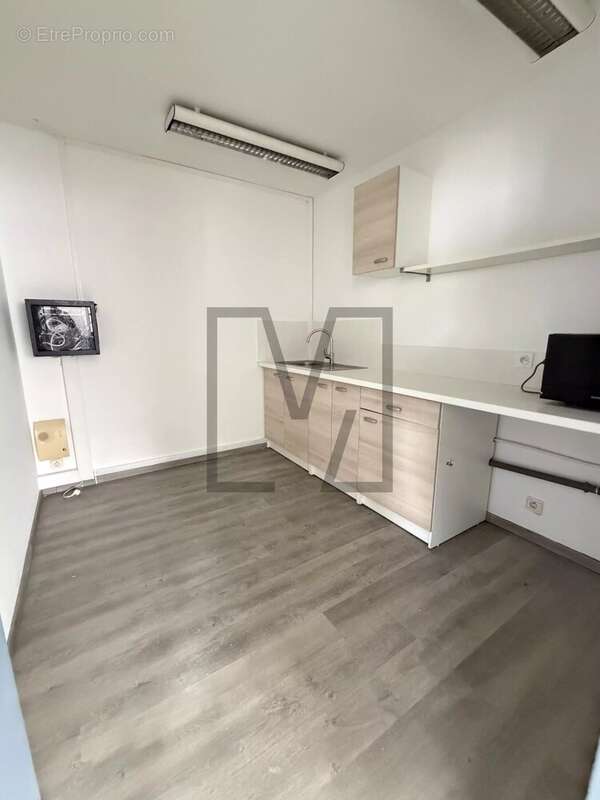 Commerce à MARSEILLE-9E