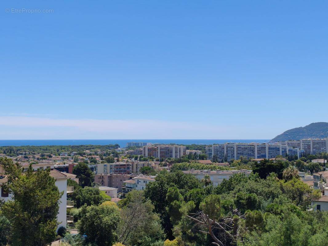 Appartement à MANDELIEU-LA-NAPOULE
