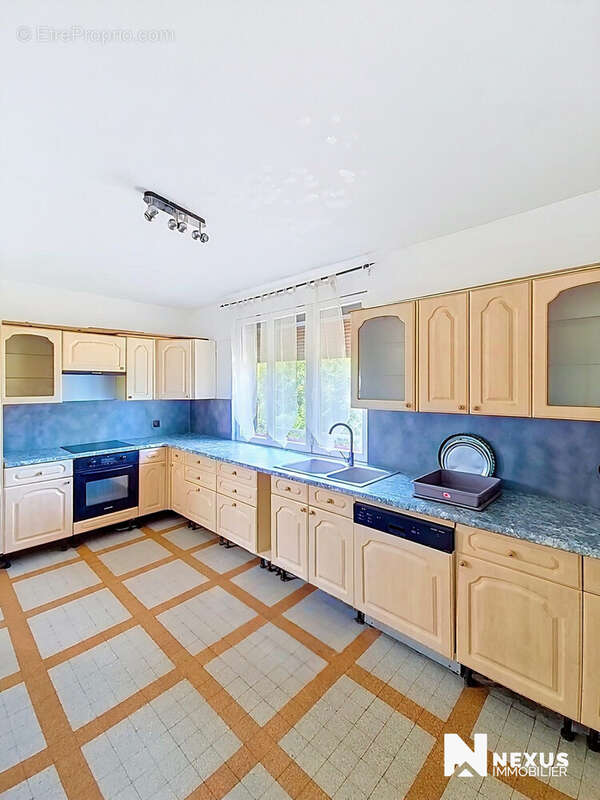 Maison 100 m² à Caudebec-Les-Elbeuf  - photo 4
