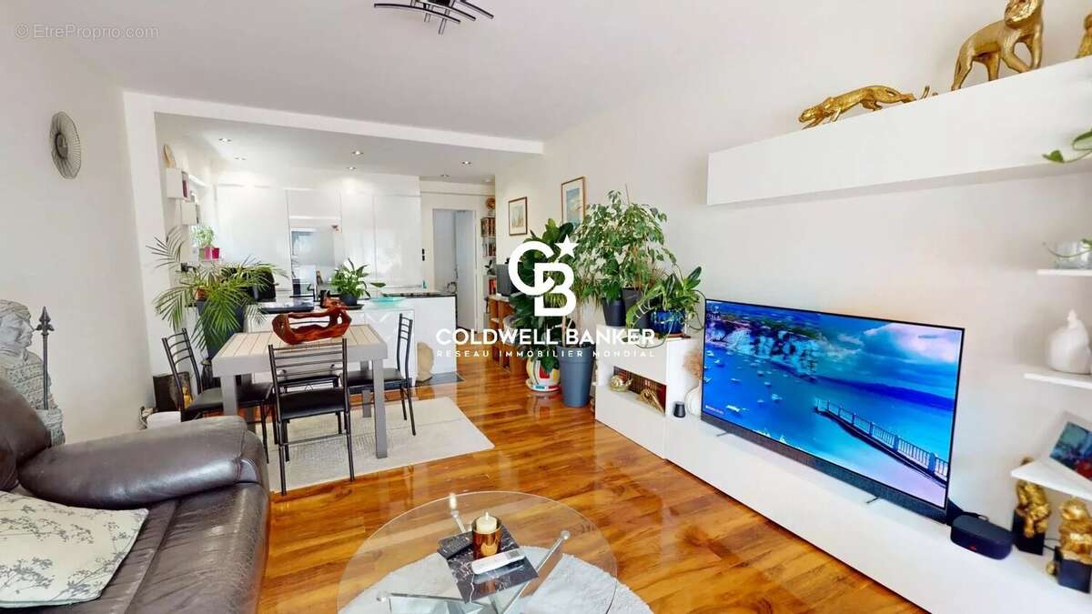 Saint-Aygulf,  bel appartement dans une résidence sécurisée avec piscine, à deux pas du bord de mer - photo 2